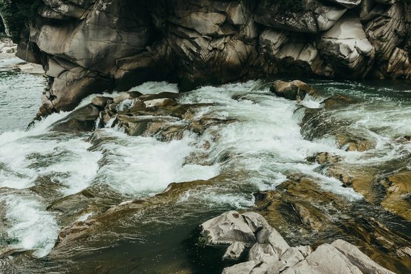 Découvrez les Nouvelles Tendances du Tourisme d'Aventure en Famille