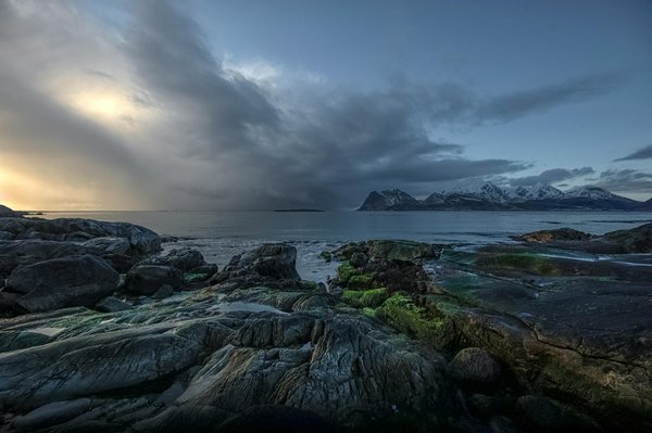 Utilisation de l'électricité en camping par mauvais temps : conseils et précautions